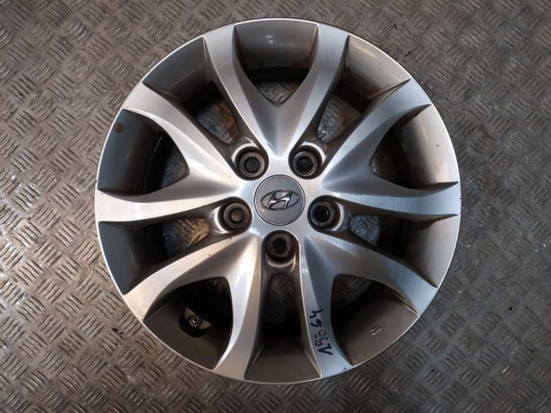 Recambio de juego llantas aluminio para hyundai i30 classic referencia OEM IAM 6X16 5 TORN ET 50 ALUMINIO 