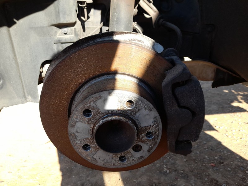 Recambio de mangueta delantera izquierda para bmw 1 (e81) 118 d referencia OEM IAM 31216793923  