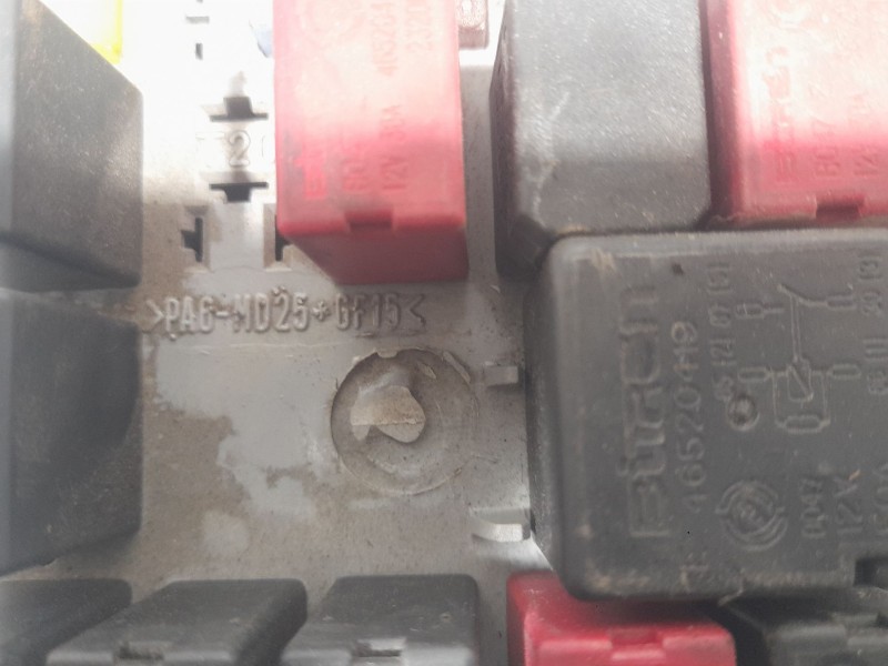 Recambio de caja reles / fusibles para alfa romeo 147 (937_) 1.9 jtdm 8v (937.axd1a, 937.axu1a, 937.bxu1a) referencia OEM IAM 51