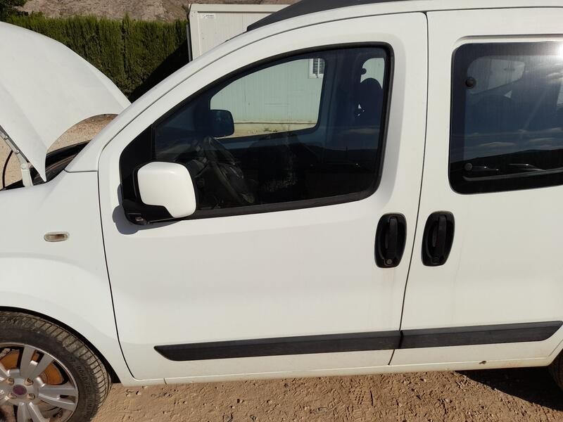 Recambio de puerta delantera izquierda para fiat qubo (225_) 1.3 d multijet (225cxb1a, 225axb1a, 225cxb11, 225axb11,... referenc