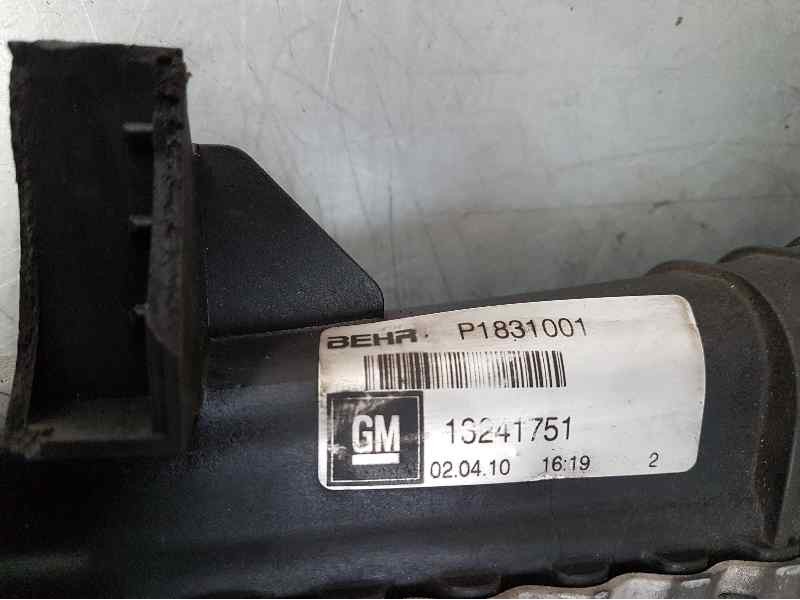 Recambio de intercooler para opel insignia berlina essentia referencia OEM IAM 13241751 P1831001 SOPORTE ROTO