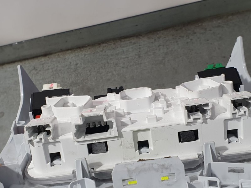 Recambio de luz interior para peugeot 5008 gt line referencia OEM IAM 9814583977  LUZ INTERIOR