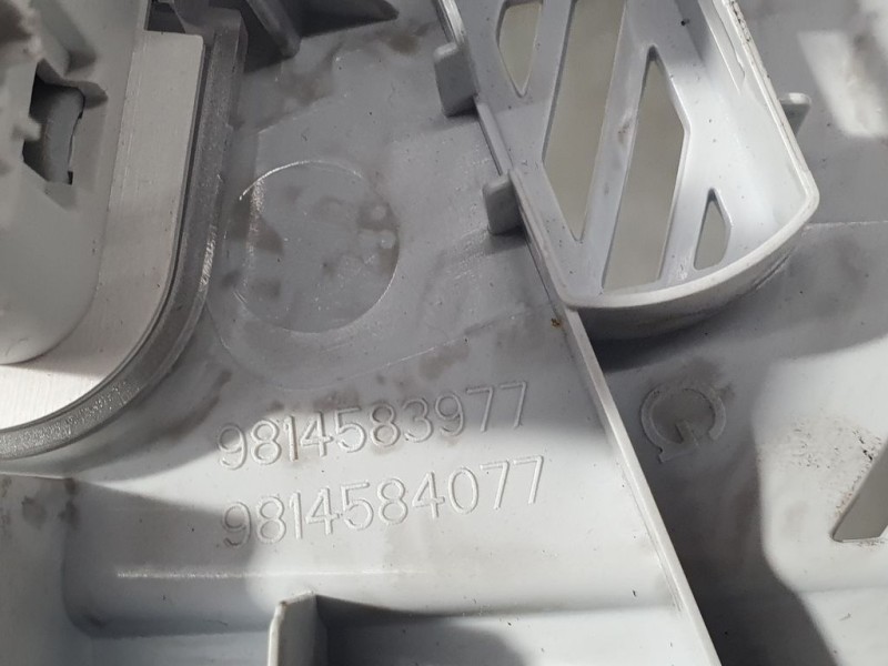 Recambio de luz interior para peugeot 5008 gt line referencia OEM IAM 9814583977  LUZ INTERIOR