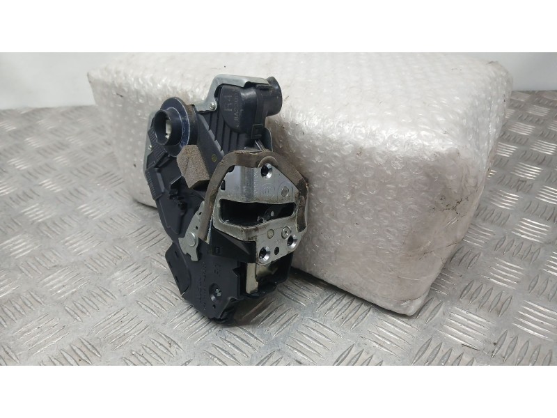 Recambio de cerradura puerta delantera derecha para lexus is ii (_e2_) 250 (gse20) referencia OEM IAM 6903053090  A046693