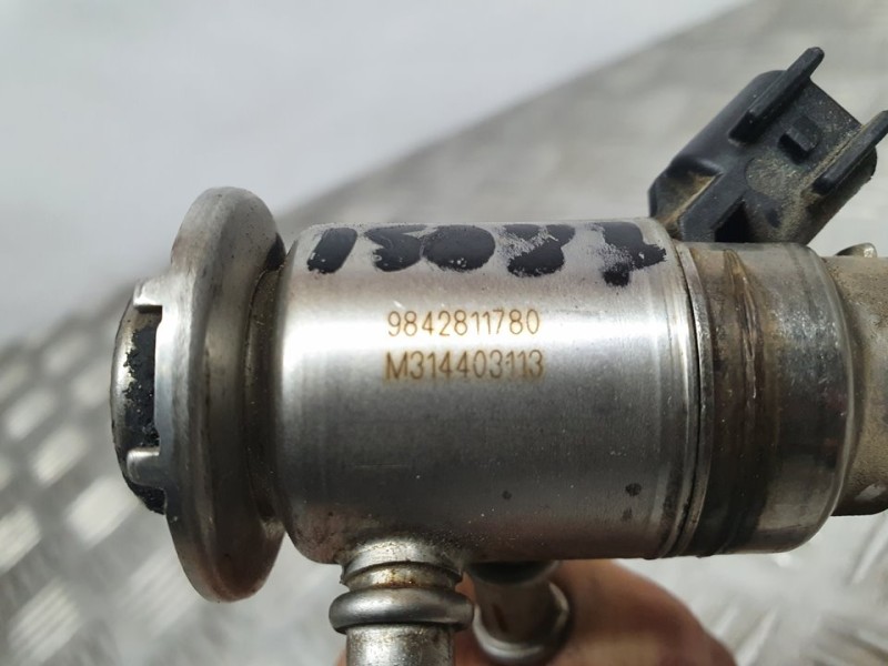 Recambio de inyector adblue para peugeot expert furgón pro standar referencia OEM IAM 9842811780 A3C00216200 