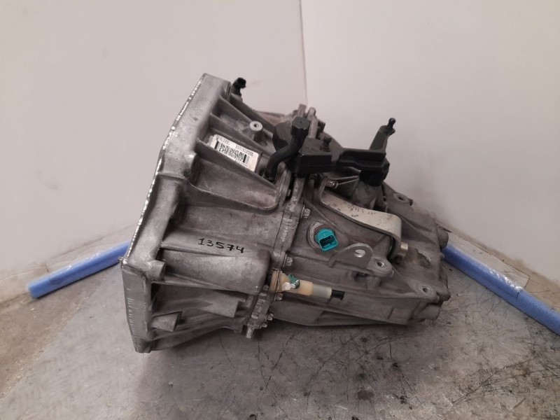 Recambio de caja cambios para nissan qashqai (j11) n-tec referencia OEM IAM TL4126 B152504 6VELOCIDADES