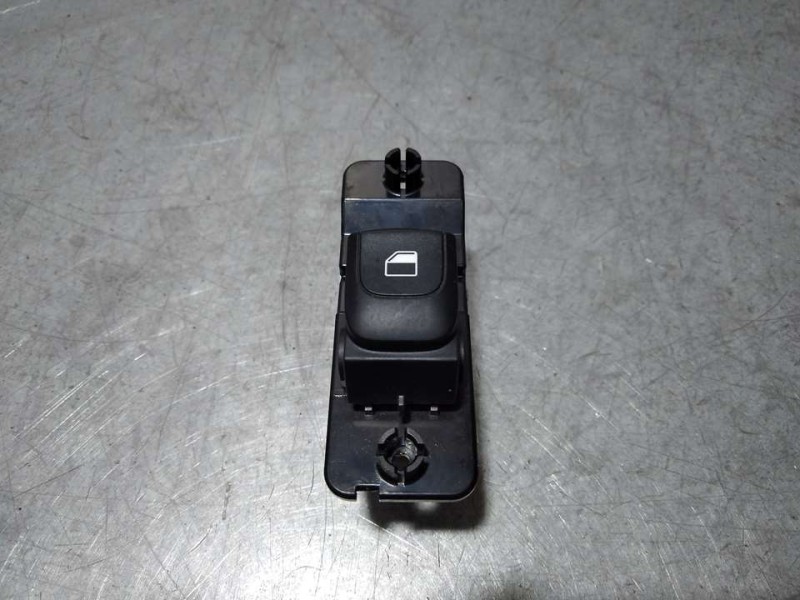 Recambio de mando elevalunas trasero derecho para kia stonic (ybcuv) concept referencia OEM IAM 93590H8000WK 4D65251000 22051000