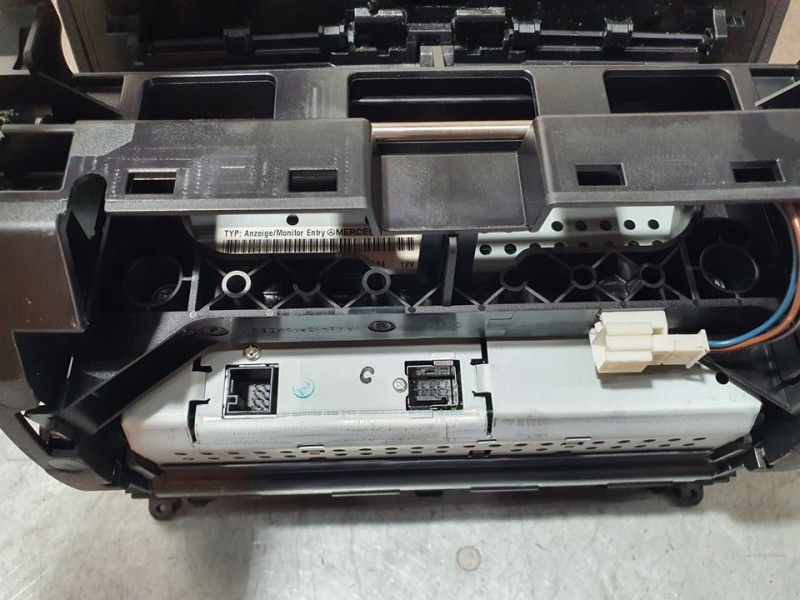 Recambio de pantalla multifuncion para mercedes-benz clase c (w204) berlina c 220 cdi blueefficiency (204.002) referencia OEM IA