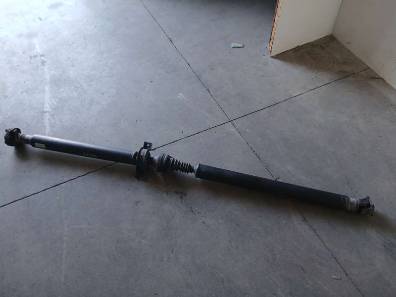 Recambio de transmision central para kia sportage ex referencia OEM IAM 493002E000  TRASERA