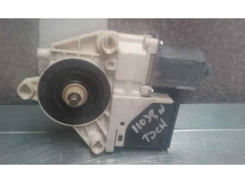 Recambio de motor elevalunas trasero derecho para renault megane iii berlina 5 p dynamique referencia OEM IAM 0130822331 8273000