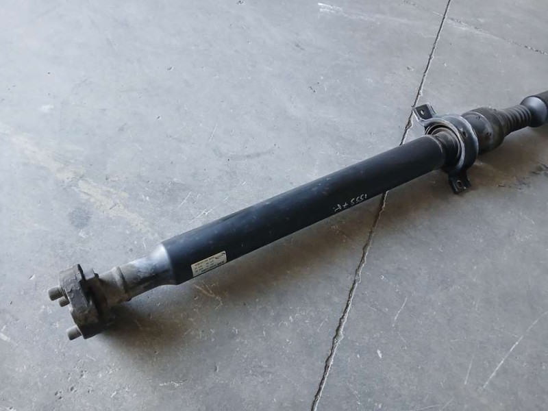 Recambio de transmision central para kia sportage ex referencia OEM IAM 493002E000  TRASERA