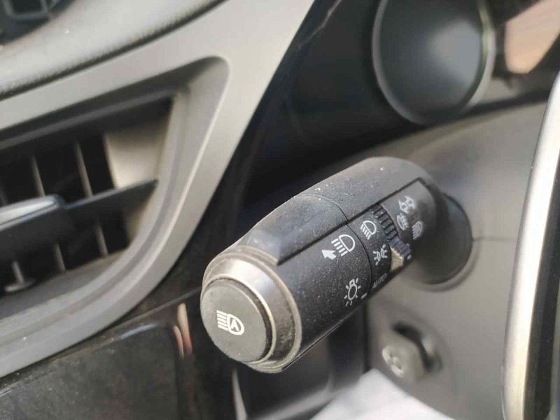 Recambio de mando luces y limpia para lexus es 300h referencia OEM IAM 8432911030 8432911030 LUCES    8465211010 LIMPIA 