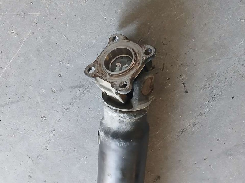 Recambio de transmision central para kia sportage ex referencia OEM IAM 493002E000  TRASERA