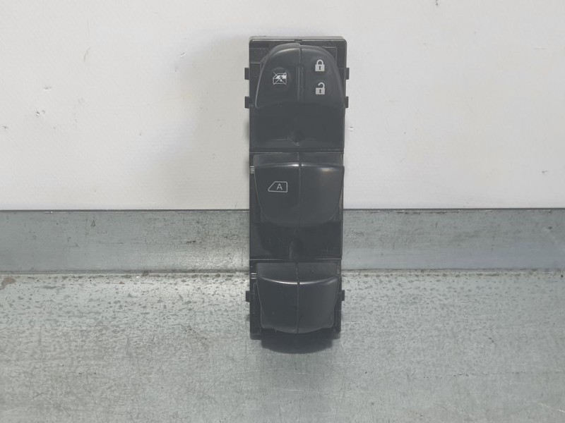 Recambio de mando elevalunas delantero izquierdo para nissan qashqai (j11) n-tec referencia OEM IAM 25401HV02B  
