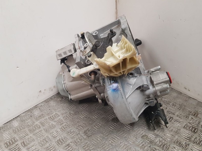 Recambio de caja cambios para peugeot 208 1.6 e-hdi fap referencia OEM IAM 20ET69 9640180 6VELOCIDADES