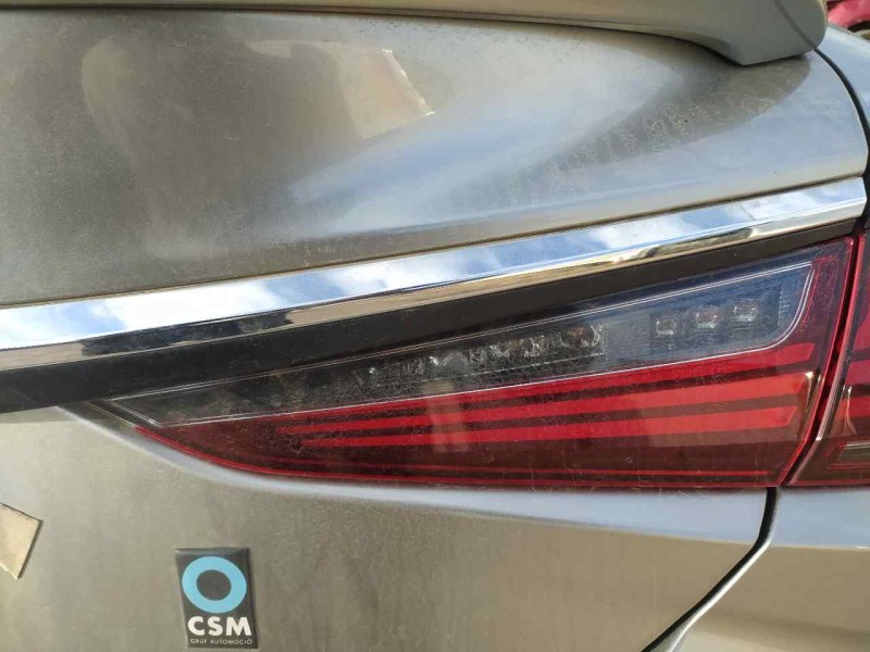 Recambio de piloto trasero derecho para lexus es 300h referencia OEM IAM 8158033472  