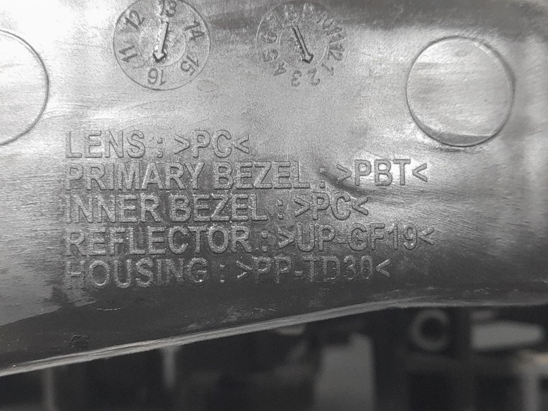 Recambio de faro derecho para chevrolet cruze (j300) 1.6 referencia OEM IAM RHD12413  