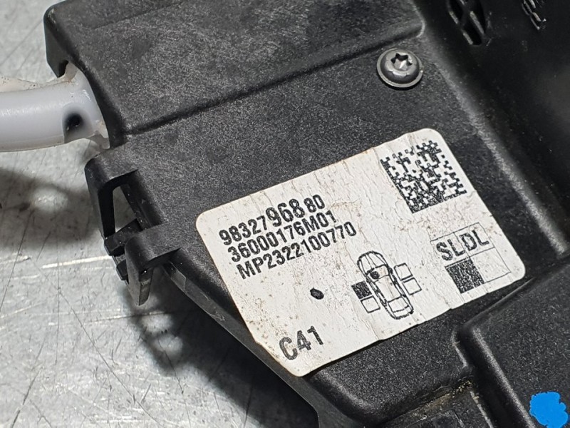 Recambio de cerradura puerta delantera izquierda para citroën c4 1.5 hdi referencia OEM IAM 9832796880  5 PINES