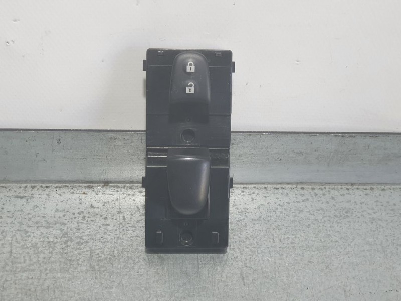 Recambio de mando elevalunas delantero derecho para nissan qashqai (j11) n-tec referencia OEM IAM 25411HV02A  