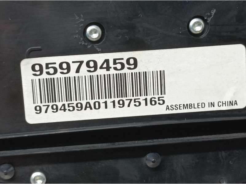 Recambio de mando radio para chevrolet cruze hatchback ls+ referencia OEM IAM 95979459  BOTON TOCADO