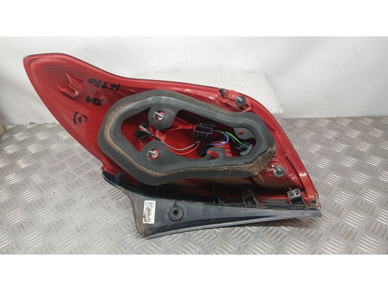 Recambio de piloto trasero derecho para opel mokka / mokka x (j13) 1.6 cdti (_76) referencia OEM IAM 42435941 ROZADO 