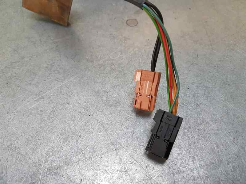 Recambio de retrovisor derecho para citroën c3 lx referencia OEM IAM  2 CLAVIJAS, 5 Y 2 CABLES ELECTRICO , ROZADO