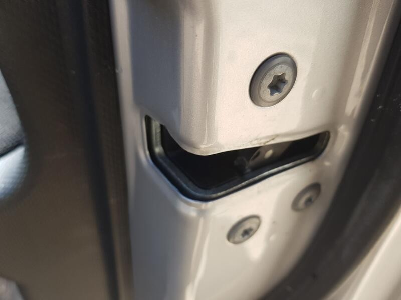 Recambio de cerradura puerta delantera derecha para toyota urban cruiser (_p1_) 1.33 (nsp110_) referencia OEM IAM 6903012490  