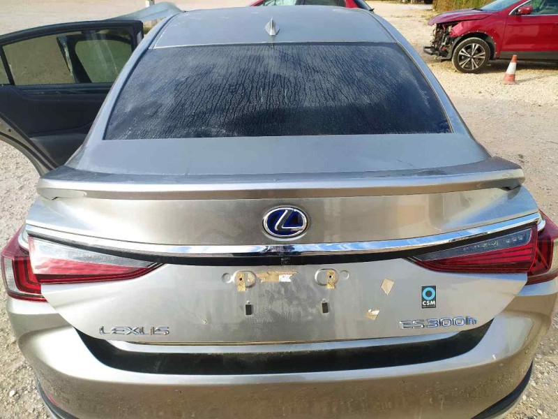 Recambio de tapa maletero para lexus es 300h referencia OEM IAM 6440133870  