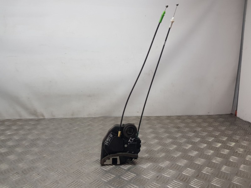 Recambio de cerradura puerta trasera izquierda para toyota urban cruiser (_p1_) 1.33 (nsp110_) referencia OEM IAM 6906042021 2 P