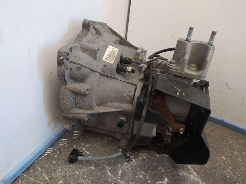 Recambio de caja cambios para ford fiesta (ccn) trend referencia OEM IAM 8A6R7002JM 090516 5VELOCIDADES