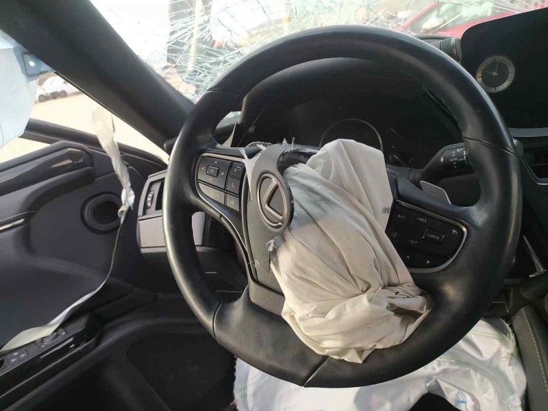 Recambio de volante para lexus es 300h referencia OEM IAM 4510033B70C1  
