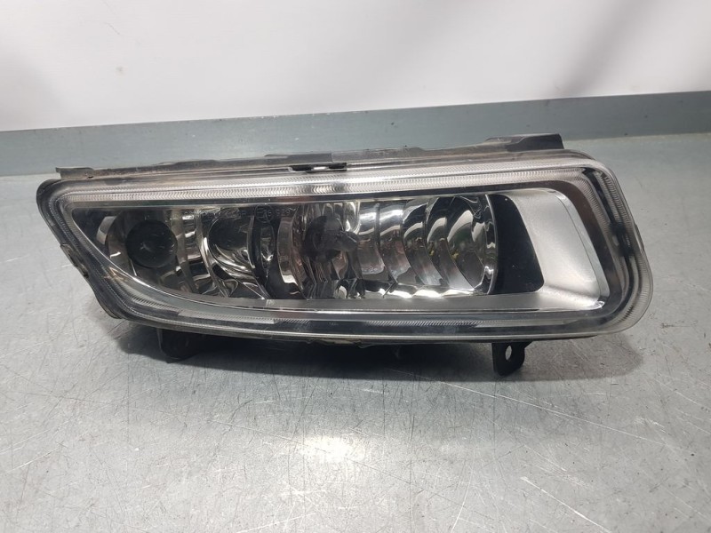 Recambio de faro antiniebla derecho para volkswagen polo (6r1) advance referencia OEM IAM 6R0941062D  