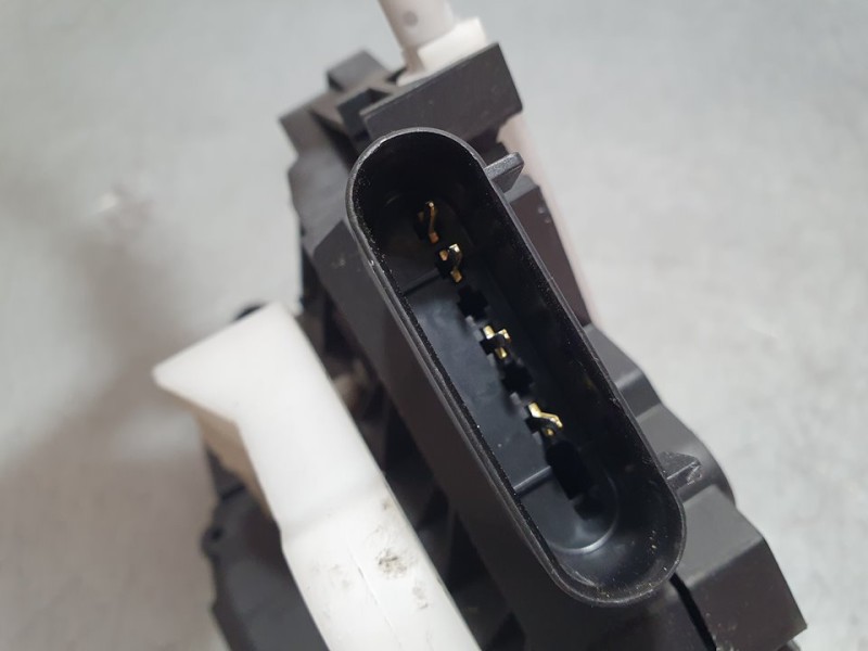 Recambio de cerradura puerta delantera derecha para ford fiesta (ccn) trend referencia OEM IAM AM5AU21812BE 40644138126163 FOMOC