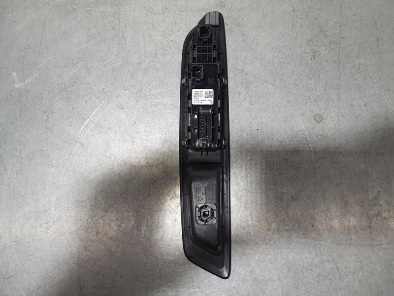 Recambio de mando elevalunas delantero izquierdo para citroën c4 1.5 hdi referencia OEM IAM 96788264ZD 1002555116 