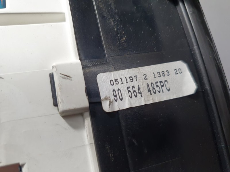 Recambio de cuadro instrumentos para opel omega b básico berlina referencia OEM IAM 90564485 110008812003 VDO