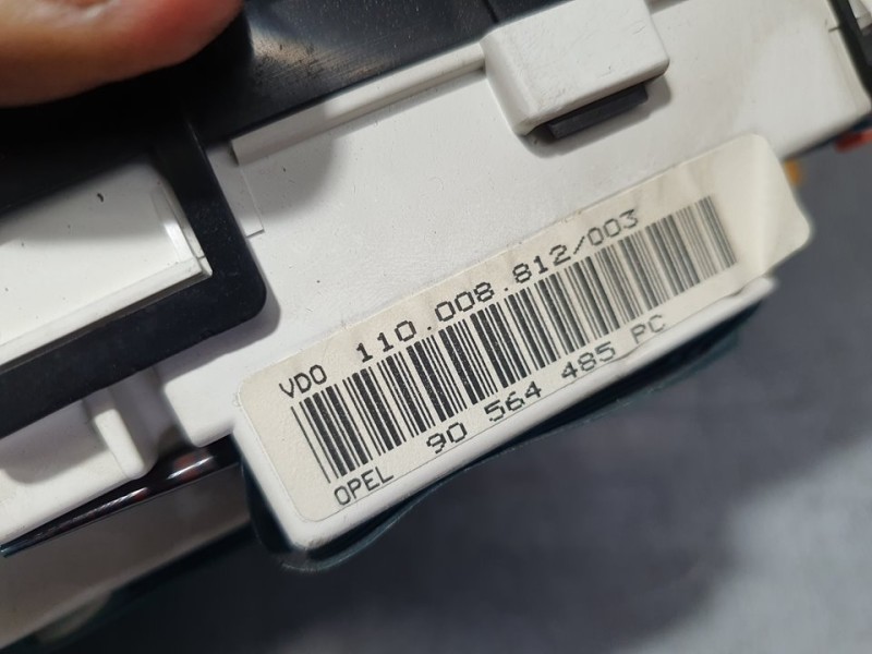 Recambio de cuadro instrumentos para opel omega b básico berlina referencia OEM IAM 90564485 110008812003 VDO