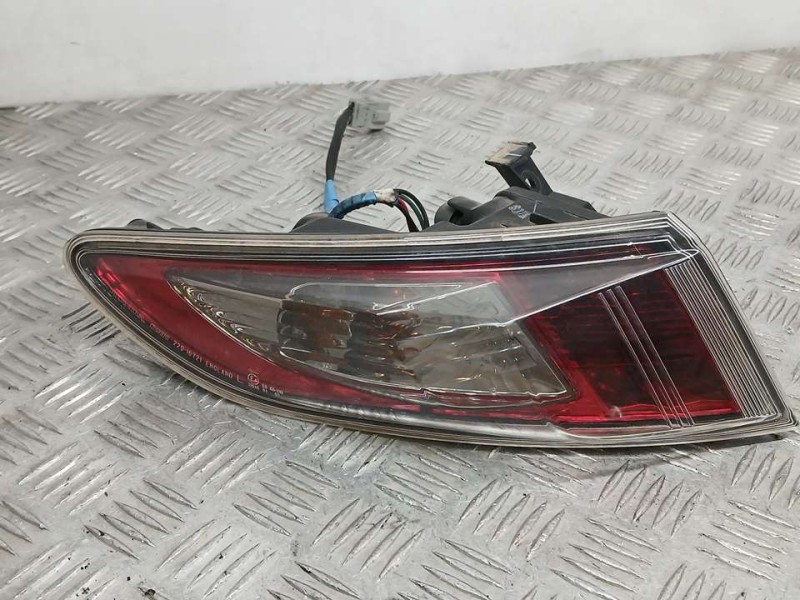 Recambio de piloto trasero izquierdo para honda civic berlina 5 (fk) 1.4 comfort referencia OEM IAM 22016721  EXTERIOR KOITO
