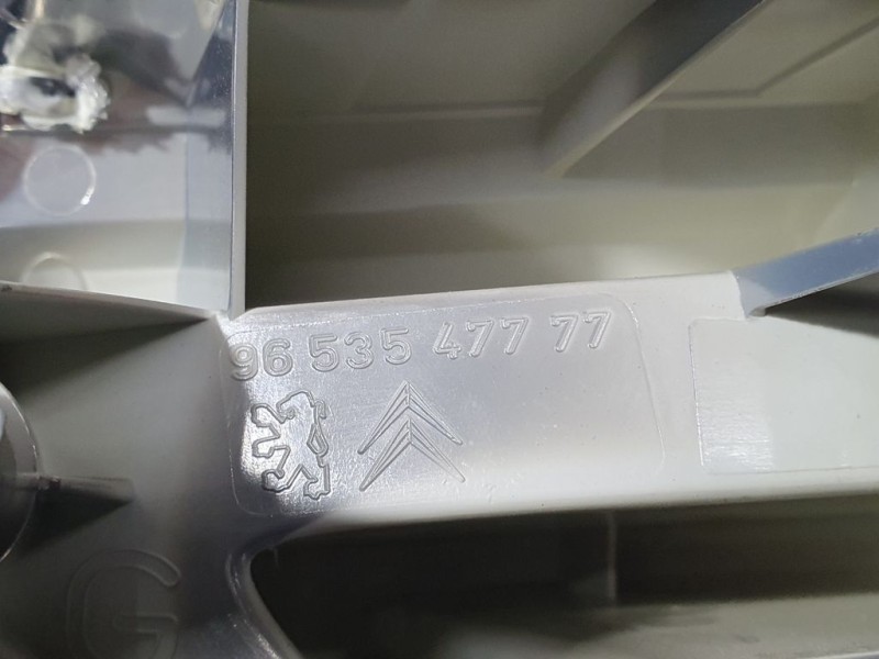 Recambio de piloto trasero izquierdo para citroën c4 picasso avatar referencia OEM IAM 9653547777  INTERIOR ROZADO