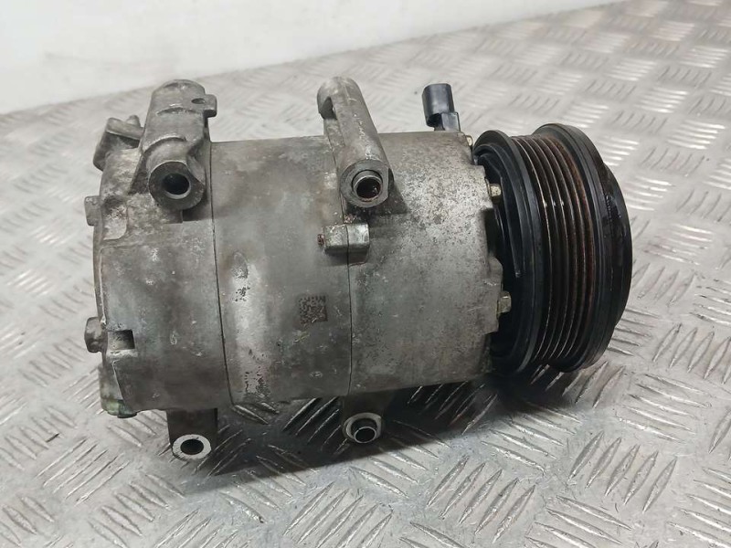 Recambio de compresor aire acondicionado para ford fiesta (ccn) trend referencia OEM IAM AV1119D629AD 20160504 