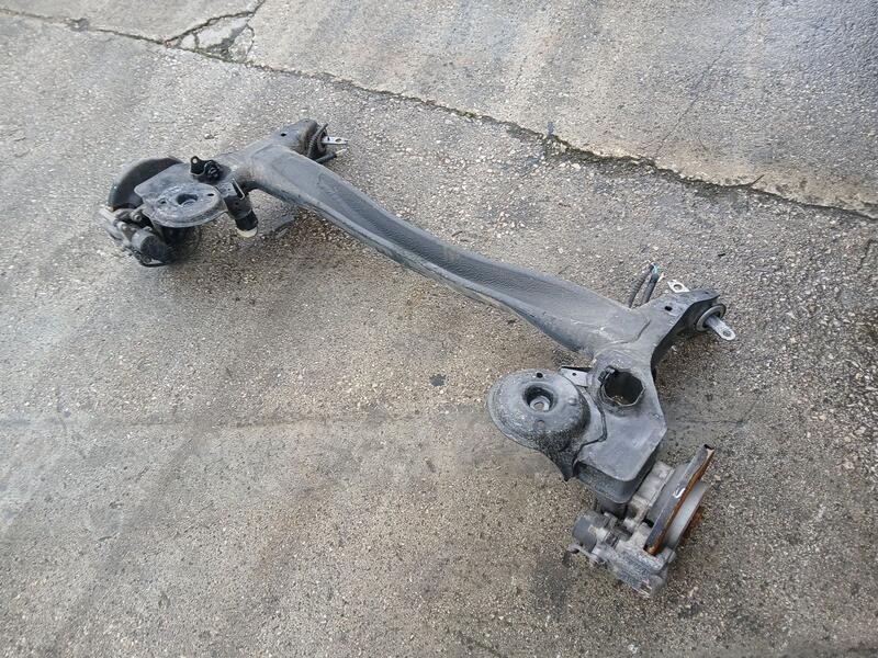 Recambio de puente trasero para citroën c4 space tourer blue hdi 130 referencia OEM IAM 1647872380  