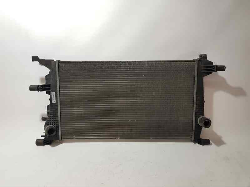 Recambio de radiador agua para renault megane iii coupe dynamique referencia OEM IAM 214105150R RM2062 VALEO