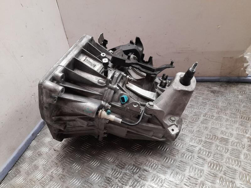 Recambio de caja cambios para nissan qashqai ii (j11, j11_) 1.2 dig-t referencia OEM IAM TL4137 6VELOCIDADES B217461