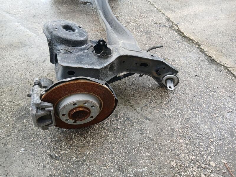 Recambio de puente trasero para citroën c4 space tourer blue hdi 130 referencia OEM IAM 1647872380  