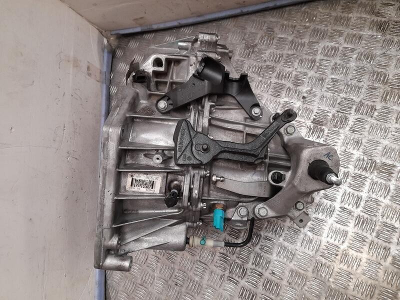 Recambio de caja cambios para nissan qashqai ii (j11, j11_) 1.2 dig-t referencia OEM IAM TL4137 6VELOCIDADES B217461