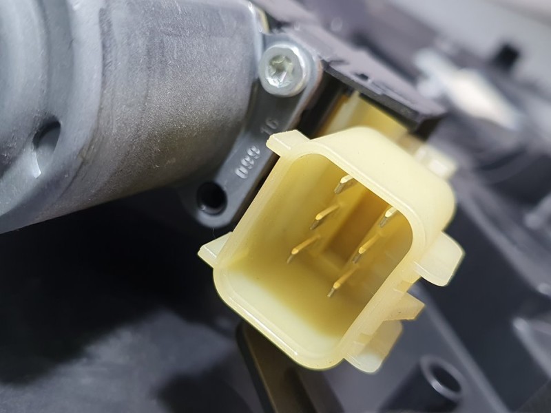 Recambio de elevalunas delantero izquierdo para ford fiesta (ccn) trend referencia OEM IAM C1BBA045H17AB  ELECTRICO 6 PINES