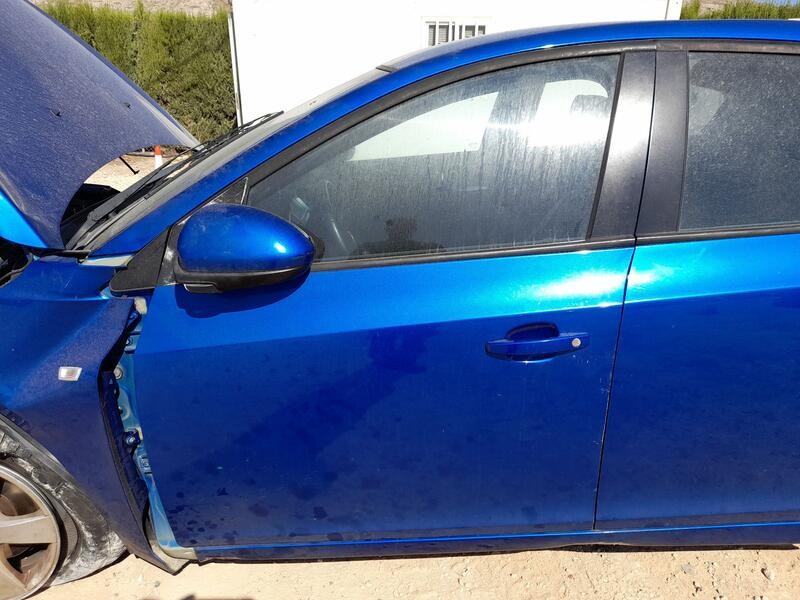 Recambio de puerta delantera izquierda para chevrolet cruze (j300) 1.6 referencia OEM IAM 95987757  