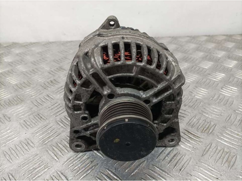 Recambio de alternador para renault kangoo profesional referencia OEM IAM 820066003B 0124525189 BOSCH
