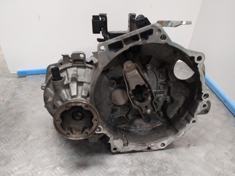 Recambio de caja cambios para volkswagen polo (6r1) advance referencia OEM IAM KFK 05119 5VELOCIDADES