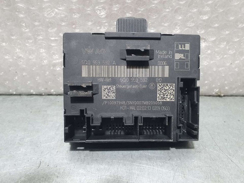 Recambio de modulo electronico para audi a3 sportback (8va) ambiente referencia OEM IAM 5Q0959592  DEL DCH