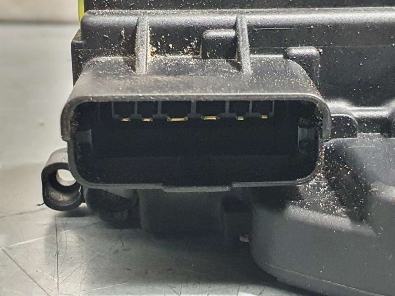 Recambio de cerradura puerta delantera derecha para renault kangoo profesional referencia OEM IAM 8200497604D  6 PINS